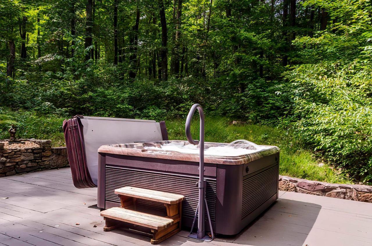 Secluded Oasis W Hot Tub, Screened-In Porch, Wifi! Berkeley Springs Exterior foto